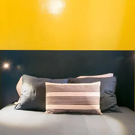 Spacious & Bright 3 Bedroom Apt, Iconic Bica Area, Historical Center リスボン