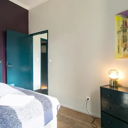 شقة Spacious & Bright 3 Bedroom Apt, Iconic Bica Area, Historical Center