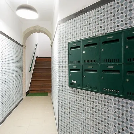 Spacious & Bright 3 Bedroom Apt, Iconic Bica Area, Historical Center شقة Lisboa